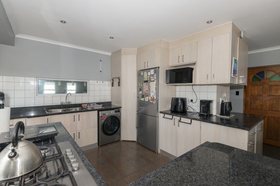 5 Bedroom Property for Sale in Laguna Western Cape